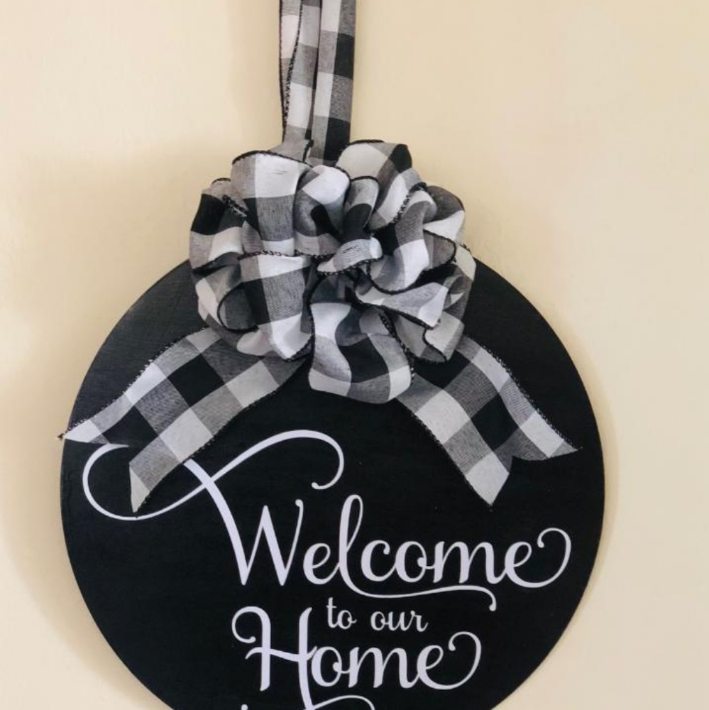 12" Black Welcome round